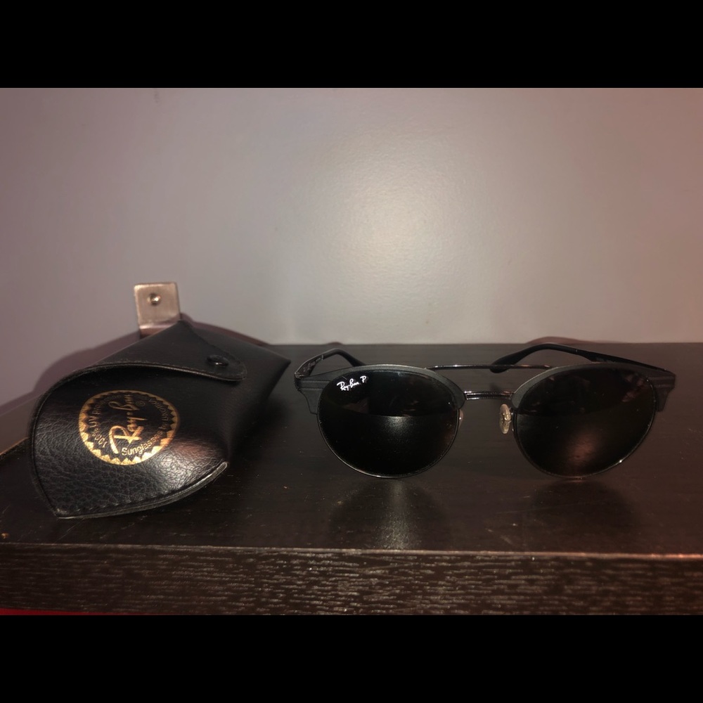 Matte Black Metal Ray Ban’s